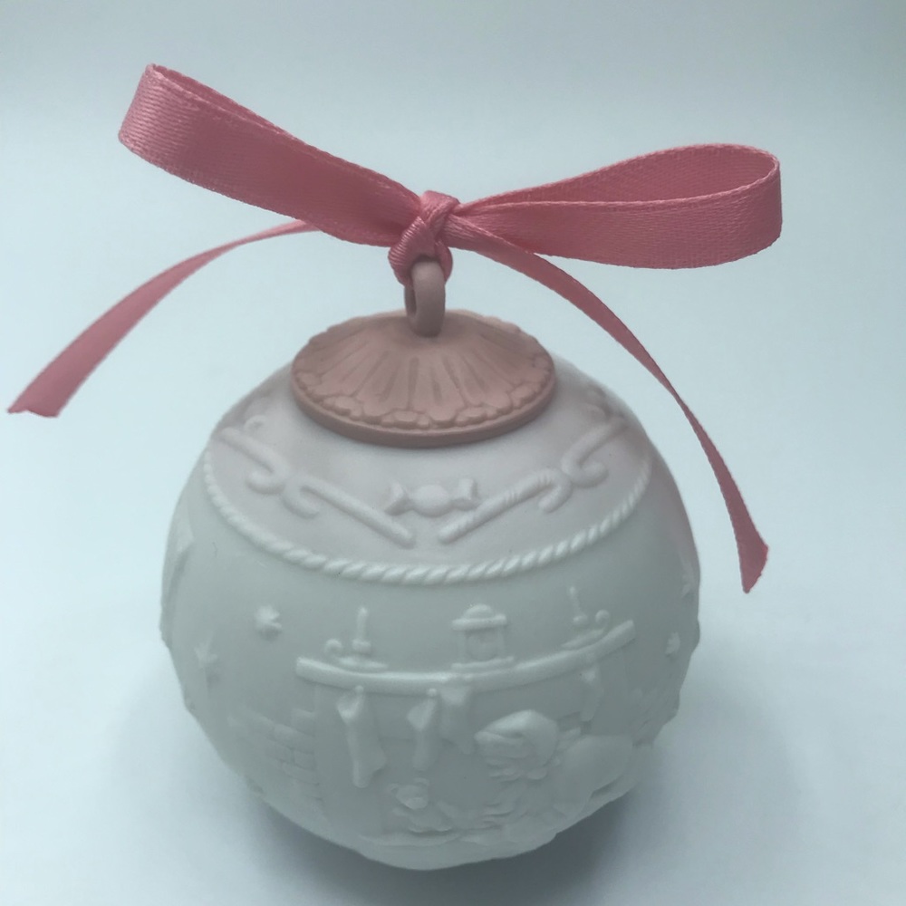 Santa’s Journey LLADRO Christmas Ball Ornament 1995